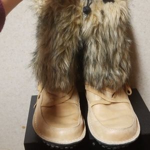 Sorel Ahnah winter boots size 7.5